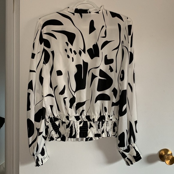 INC V neck ruffle hem shirt - Picture 2 of 6